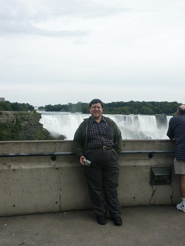 PICT0240.JPG - Mike at the Falls