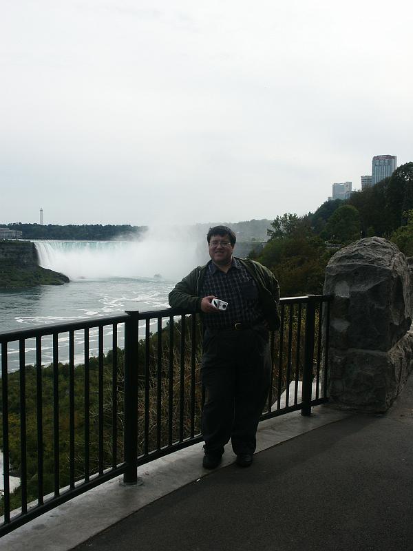 PICT0254.JPG - Mike by the Falls